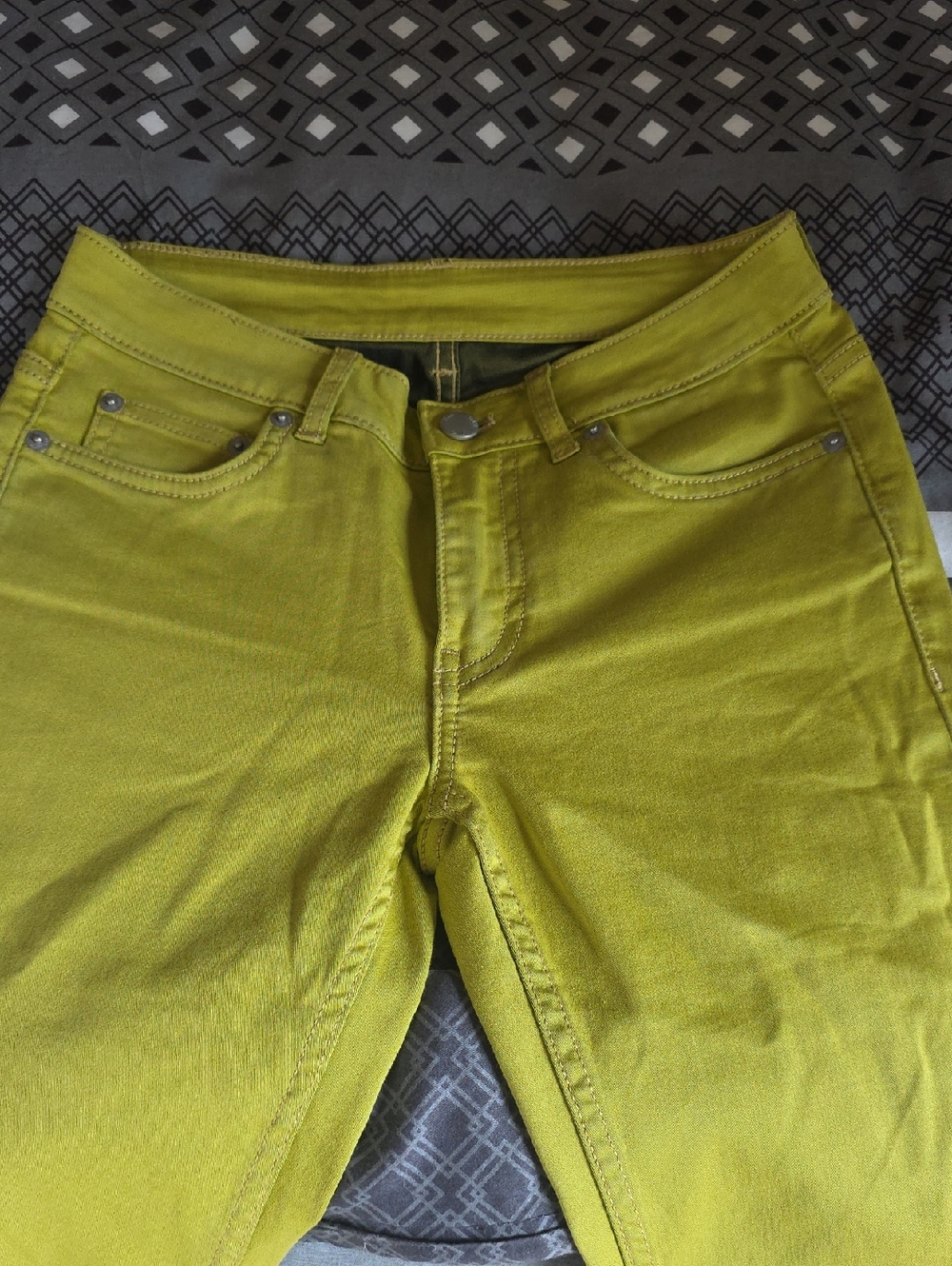 BLK DNM 26 X 30 Yellow Green Women's Skinny Jeans